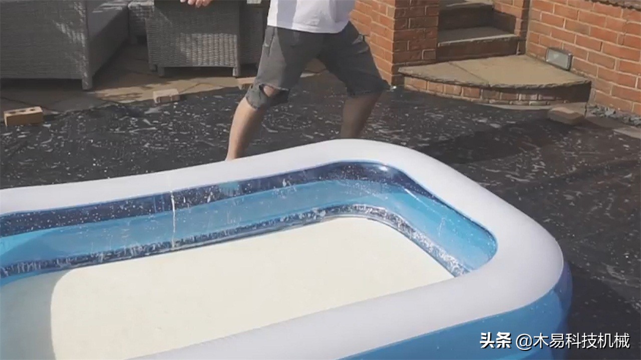 非牛顿流体生活应用_非牛顿流体 泡澡 实验过程