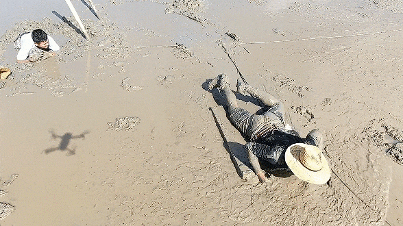 非牛顿流体特性_非牛顿流体生活应用_陷入淤泥自救方法
