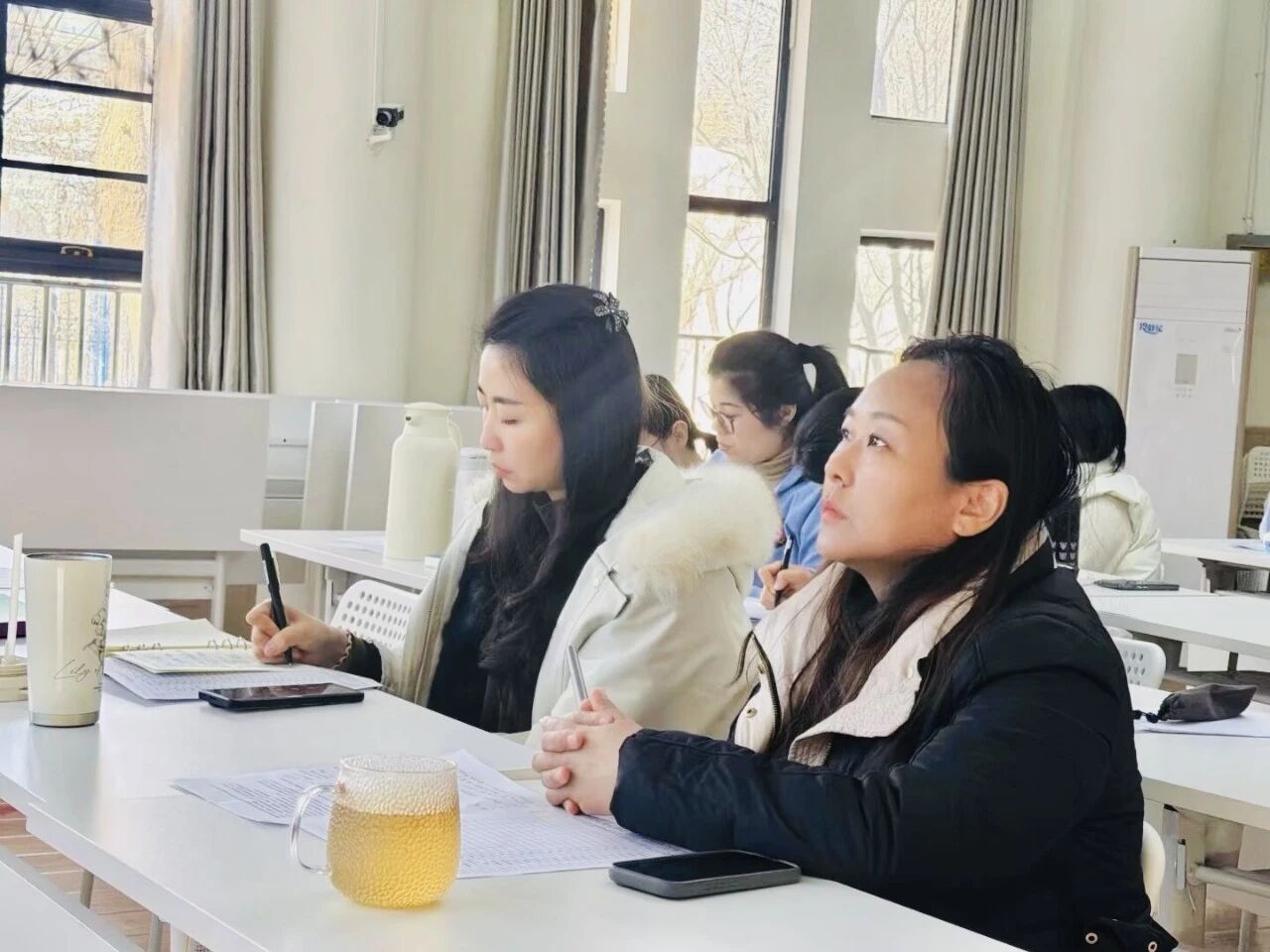 幼儿园游戏专题总结_常春藤幼儿园游戏坊建设述职总结会_室内游戏坊环境创设材料投放收纳整理幼儿关键经验培养