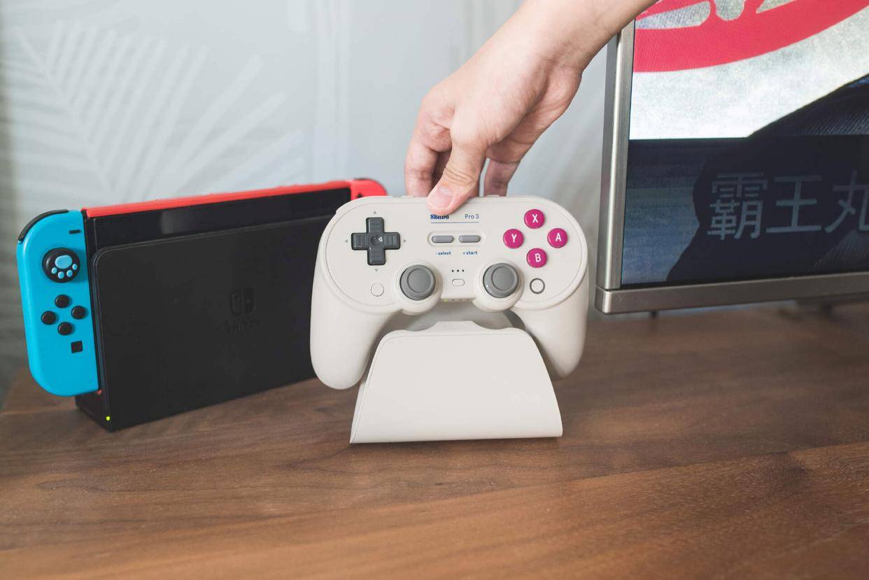 手柄玩格斗_手柄品牌排名前十_游戏手柄选购指南