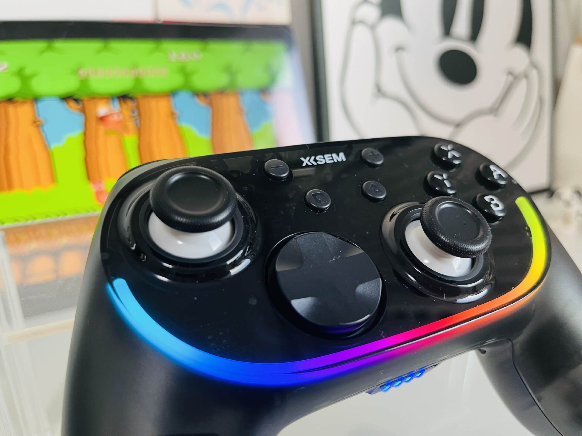 手柄握持舒适防滑体验_手柄玩格斗_西圣GC1游戏手柄