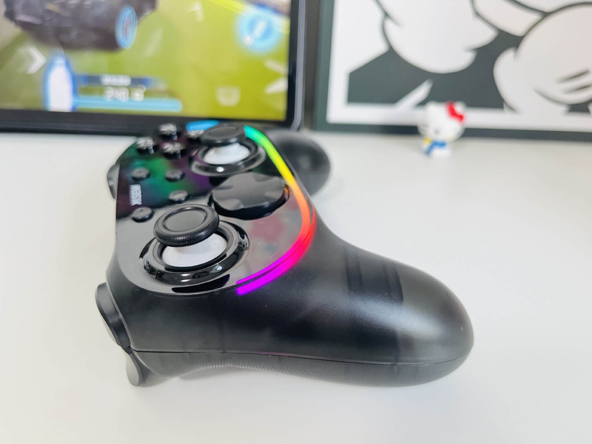 西圣GC1游戏手柄_手柄握持舒适防滑体验_手柄玩格斗