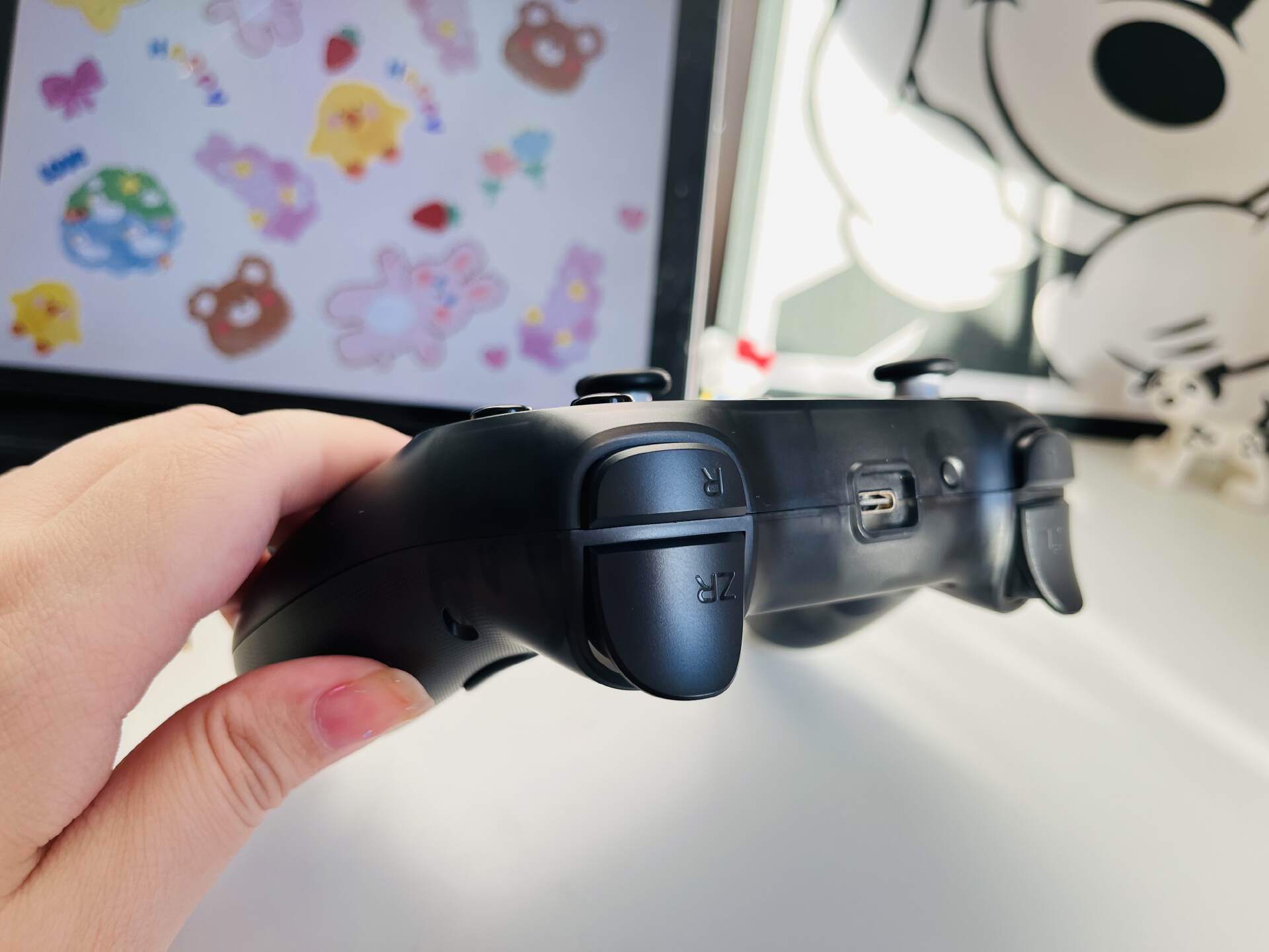 西圣GC1游戏手柄_手柄握持舒适防滑体验_手柄玩格斗