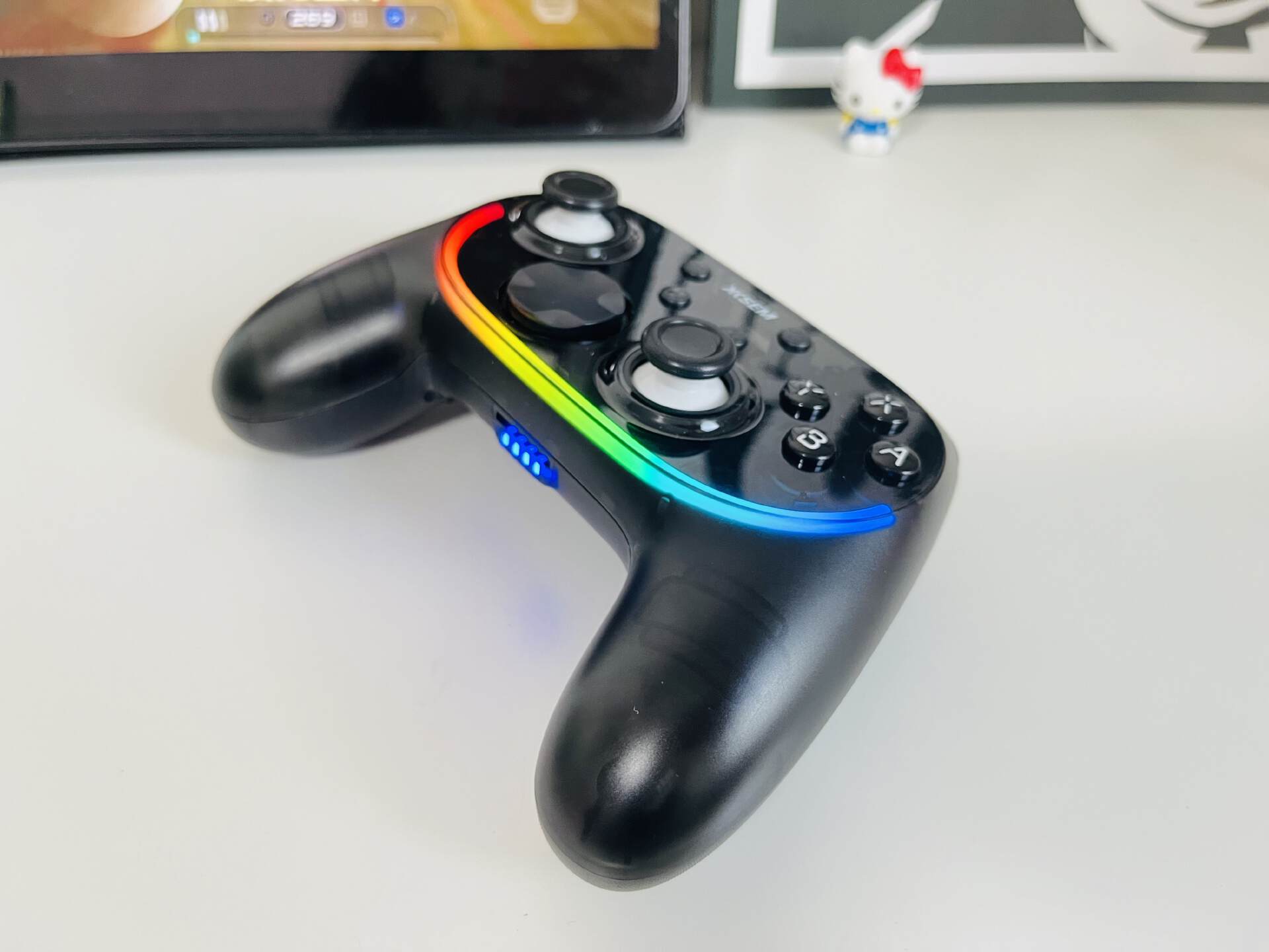 西圣GC1游戏手柄_手柄握持舒适防滑体验_手柄玩格斗