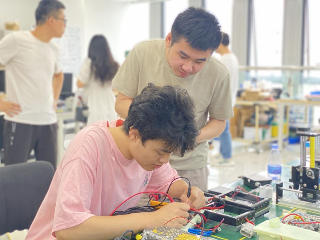 高压线路无线供电_无线电能传输的生活应用_无线电能传输技术