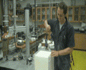 pg下载通道 世界上最神奇的液体：人人都可以“轻功水上漂”