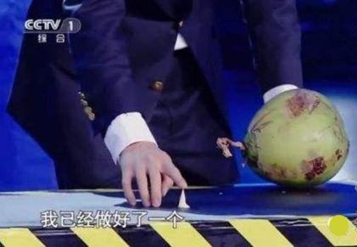 非牛顿流体生活应用_非牛顿流体特性_用口香糖钻椰子洞