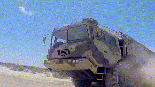 pg下载 看，这就是日本吹上天的电磁炮，只有40毫米口径的“小水管”