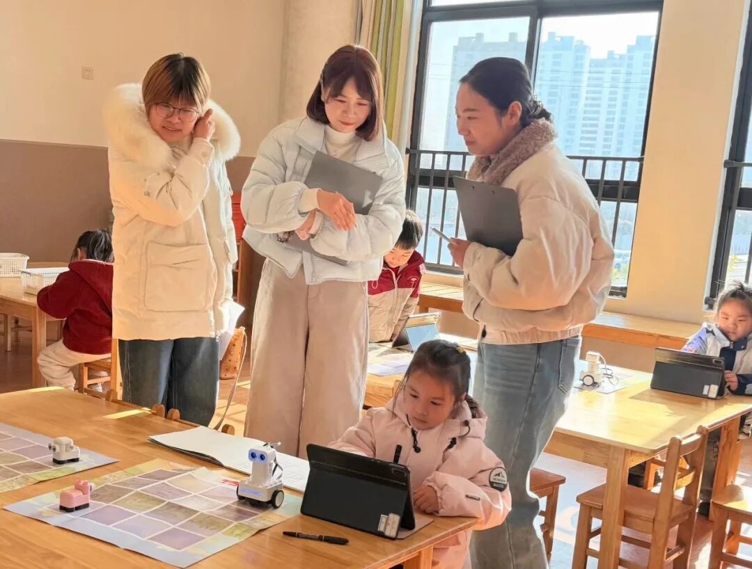 幼儿光影科学实验_幼儿园游戏专题总结_幼儿园科学区活动